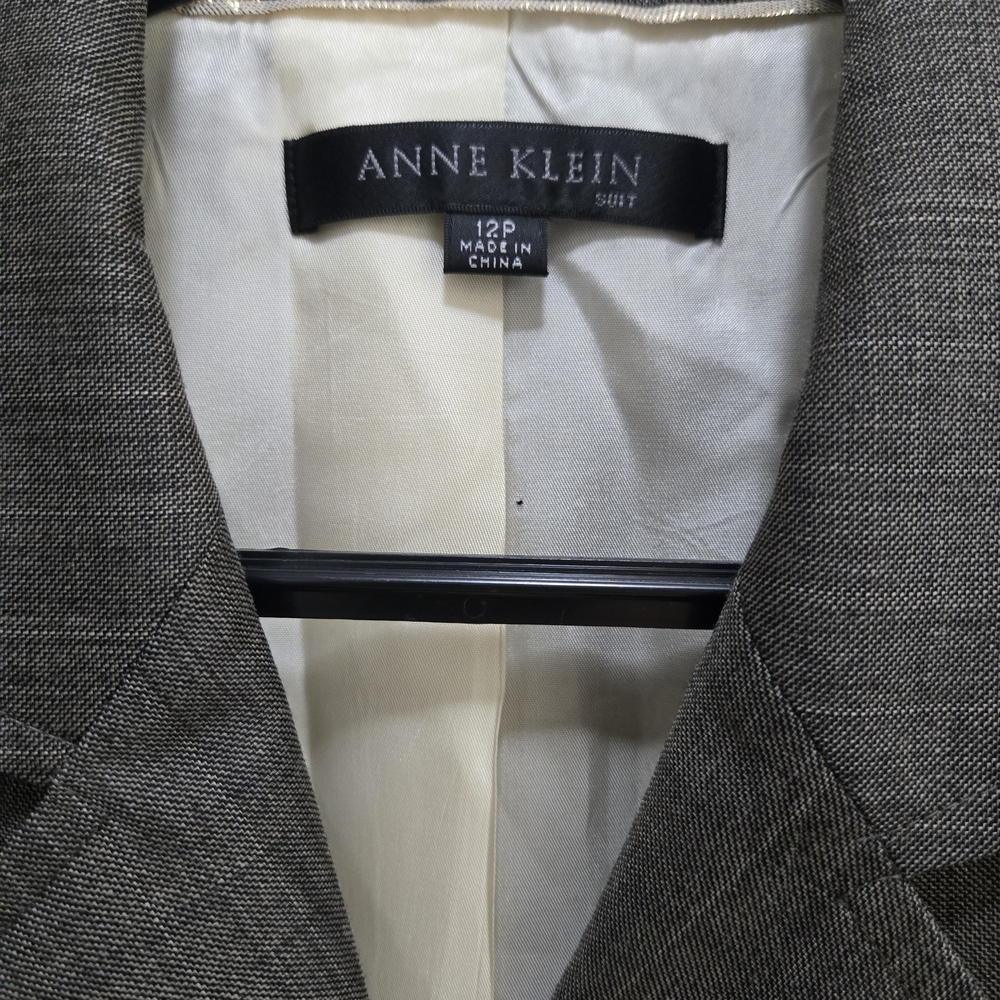 Anne Klein Blazer Charcoal Brown Lined Classic Lapels Epaulettes 12 Petite EUC - Picture 6 of 9